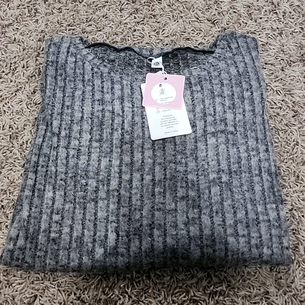NWT ribbed soft long sleeved shirt